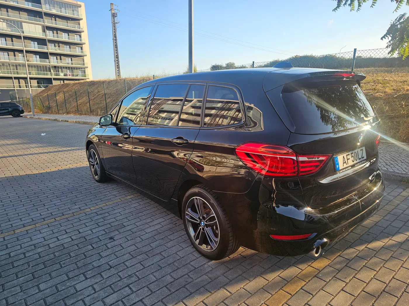 BMW 218 Gran Tourer 218i 7L line sport cx automática — fotografia 6