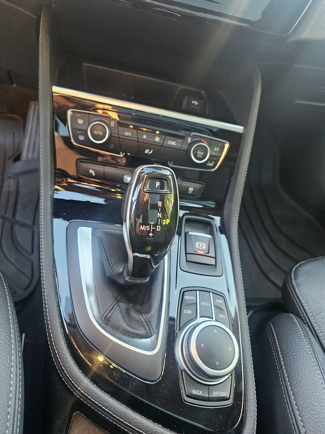 BMW 218 Gran Tourer 218i 7L line sport cx automática — fotografia 4