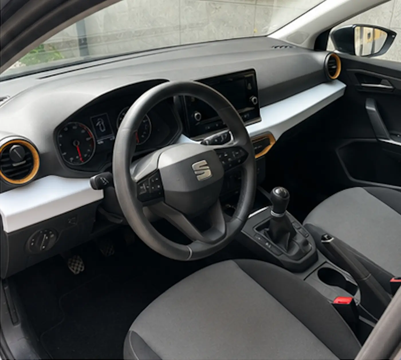SEAT Ibiza  1.0 TSI Reference — fotografia 5